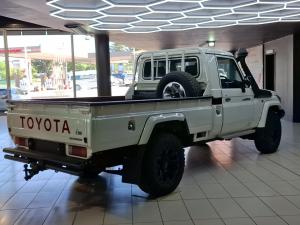 Toyota Land Cruiser 79 4.5D-4D LX V8 single cab - Image 2