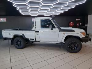Toyota Land Cruiser 79 4.5D-4D LX V8 single cab - Image 3