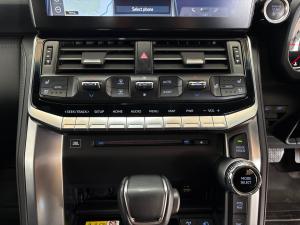 Toyota Land Cruiser 300 3.5T ZX - Image 17