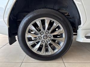 Toyota Land Cruiser 300 3.5T ZX - Image 22