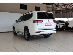 Toyota Land Cruiser 300 3.5T ZX - Image 24