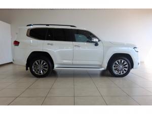 Toyota Land Cruiser 300 3.5T ZX - Image 3