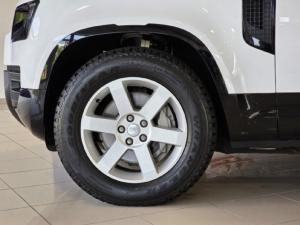 Land Rover Defender 110 D300 X-Dynamic HSE - Image 12