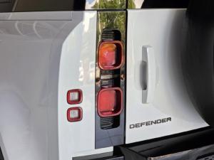 Land Rover Defender 110 D300 X-Dynamic HSE - Image 15