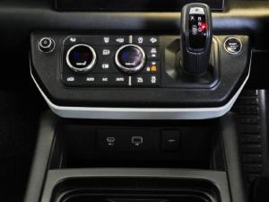 Land Rover Defender 110 D300 X-Dynamic HSE - Image 24