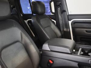 Land Rover Defender 110 D300 X-Dynamic HSE - Image 26