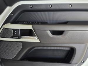 Land Rover Defender 110 D300 X-Dynamic HSE - Image 27