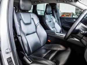 Volvo XC60 B5 AWD Plus Dark - Image 11