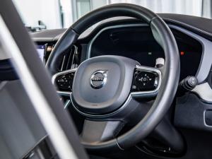 Volvo XC60 B5 AWD Plus Dark - Image 13