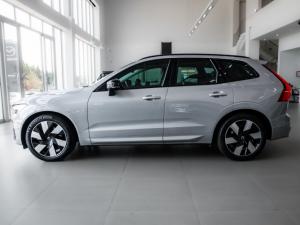 Volvo XC60 B5 AWD Plus Dark - Image 2
