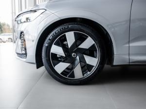 Volvo XC60 B5 AWD Plus Dark - Image 8