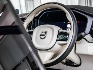 Volvo XC60 B5 AWD Plus Dark - Image 19