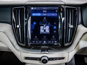 Volvo XC60 B5 AWD Plus Dark - Image 21