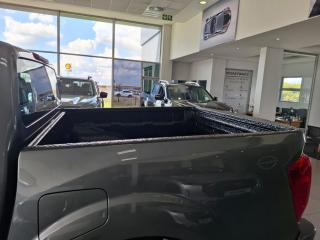 Nissan Navara 2.5DDTi double cab SE Plus auto