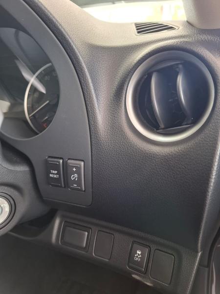 Nissan Navara Navara 2.5DDTi double cab SE Plus auto
