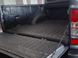 Nissan Navara 2.5DDTi double cab SE Plus auto