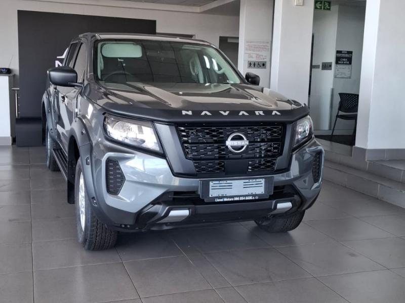 Nissan Navara Navara 2.5DDTi double cab SE Plus auto
