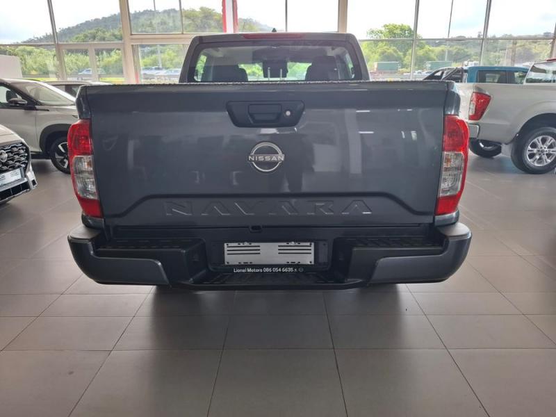 Nissan Navara Navara 2.5DDTi double cab SE Plus auto