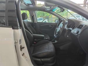 Volkswagen Polo GP 1.0 TSI R-LINE DSG - Image 11