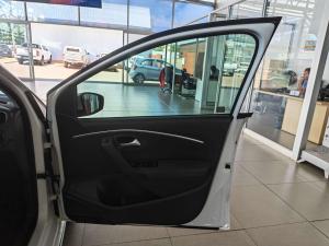 Volkswagen Polo GP 1.0 TSI R-LINE DSG - Image 15