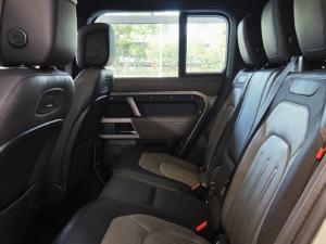 Land Rover Defender 110 D300 X-Dynamic HSE - Image 10