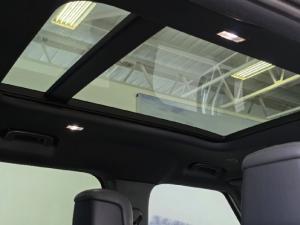 Land Rover Defender 110 D300 X-Dynamic HSE - Image 16