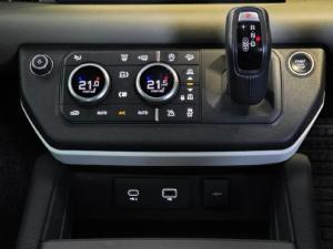 Land Rover Defender 110 D300 X-Dynamic HSE - Image 24