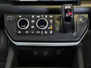 Land Rover Defender 110 D300 X-Dynamic HSE - Image 20