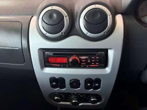 Nissan NP200 1.6 SES/C - Image 10