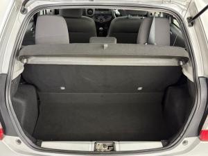 Toyota Etios hatch 1.5 Xi - Image 11