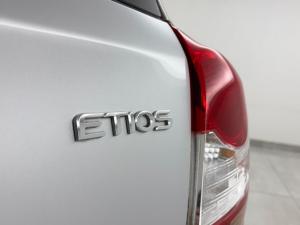 Toyota Etios hatch 1.5 Xi - Image 5