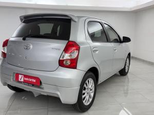 Toyota Etios hatch 1.5 Xi - Image 6