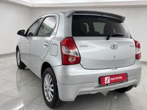 Toyota Etios hatch 1.5 Xi - Image 7