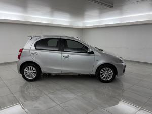 Toyota Etios hatch 1.5 Xi - Image 8