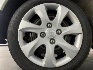 Hyundai i10 1.1 GLS/MOTION - Image 14