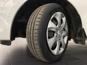 Hyundai i10 1.1 GLS/MOTION - Image 16