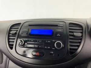 Hyundai i10 1.1 GLS/MOTION - Image 9