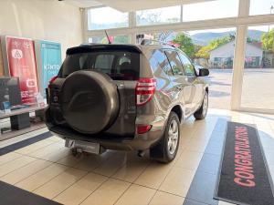 Toyota RAV4 2.0 VX auto - Image 2