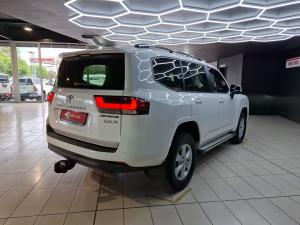 Toyota Land Cruiser 300 3.3D GX-R - Image 2