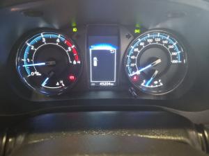 Toyota Hilux 2.8GD-6 double cab 4x4 Legend RS manual - Image 11