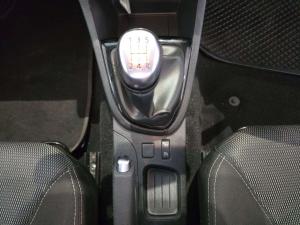 Renault Clio IV 900T Authentique 5-Door - Image 20