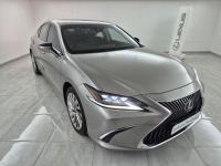 Thumbnail Lexus ES 300h SE