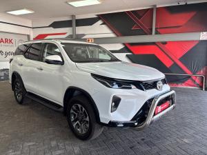 Toyota Fortuner 2.4GD-6 manual - Image 1