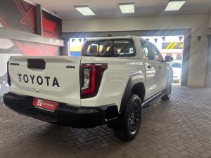 Toyota Hilux 2.8GD-6 double cab Raider 4x4 - Image 2