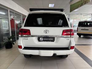 Toyota Land Cruiser 200 4.5D-4D V8 VX-R - Image 5