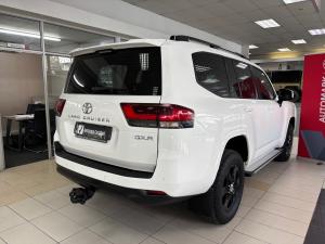 Toyota Land Cruiser 300 3.3D GX-R - Image 2