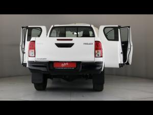 Toyota Hilux 2.4GD-6 Xtra cab Raider auto - Image 24