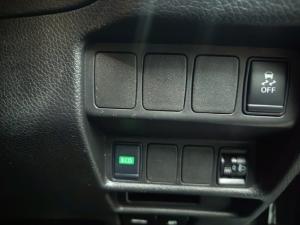 Nissan X-Trail 2.5 4x4 Tekna - Image 13