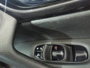 Nissan X-Trail 2.5 4x4 Tekna - Image 20