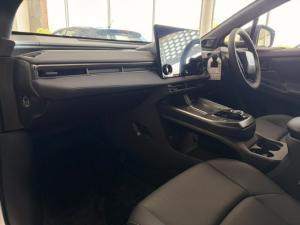 Toyota bZ4X Touring BEV AWD - Image 10